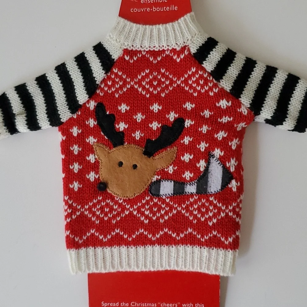 Pier 1 Imports Christmas Reindeer 2 Piece Bottle Cover Set NWT